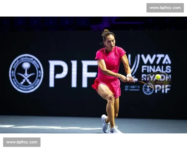 郑钦文创历史新高稳居前五，中国金花闪耀 WTA！