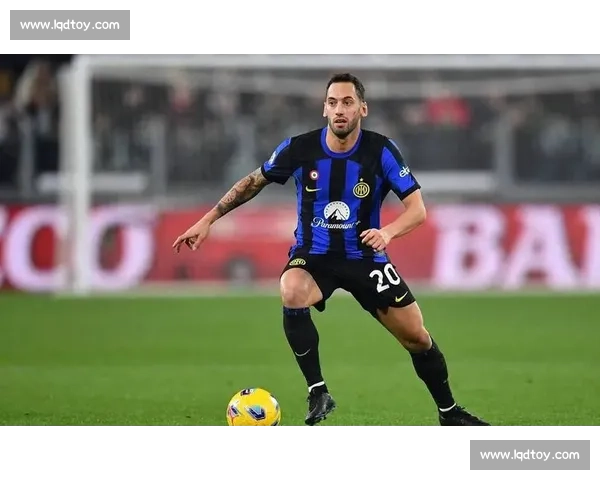 加拉塔萨雷 1500 万欧敲定恰尔汗奥卢 土媒：国米放弃球员交换协议接近达成