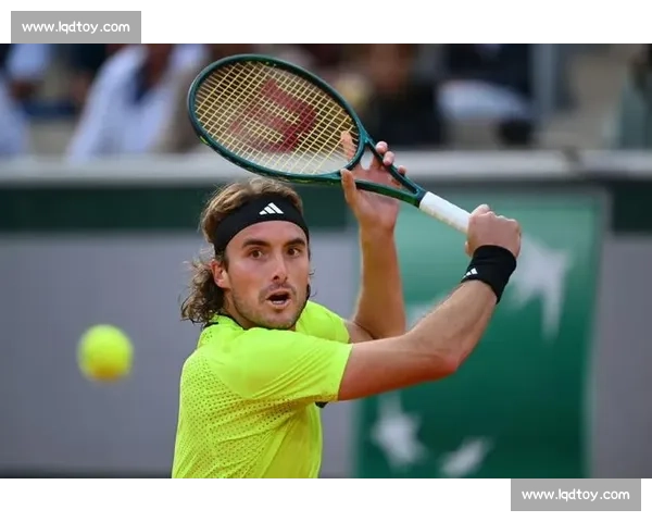 西西帕斯携手伊万尼塞维奇哈雷首秀 首轮三盘险胜达尔德里