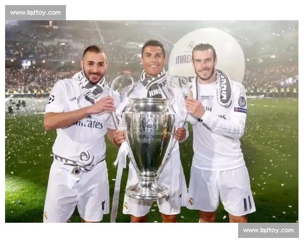 阿诺德揭秘皇马更衣室新生态：贝林在场时队友自动切换英语模式