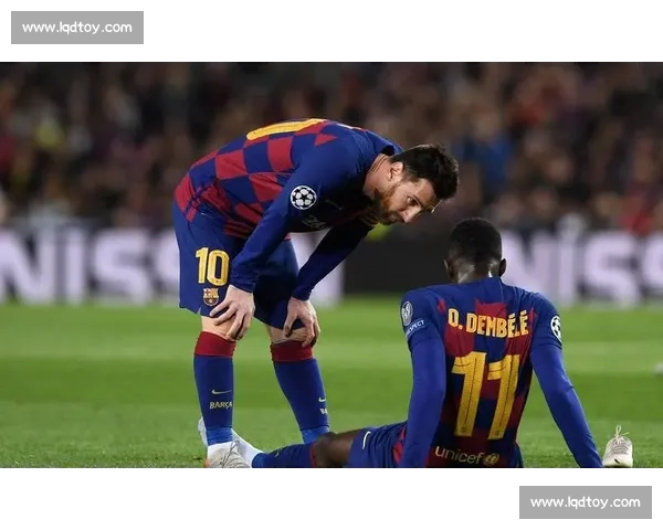 恩怨局秒变温情时刻！登贝莱追星梅西，媒体炒作翻车现场